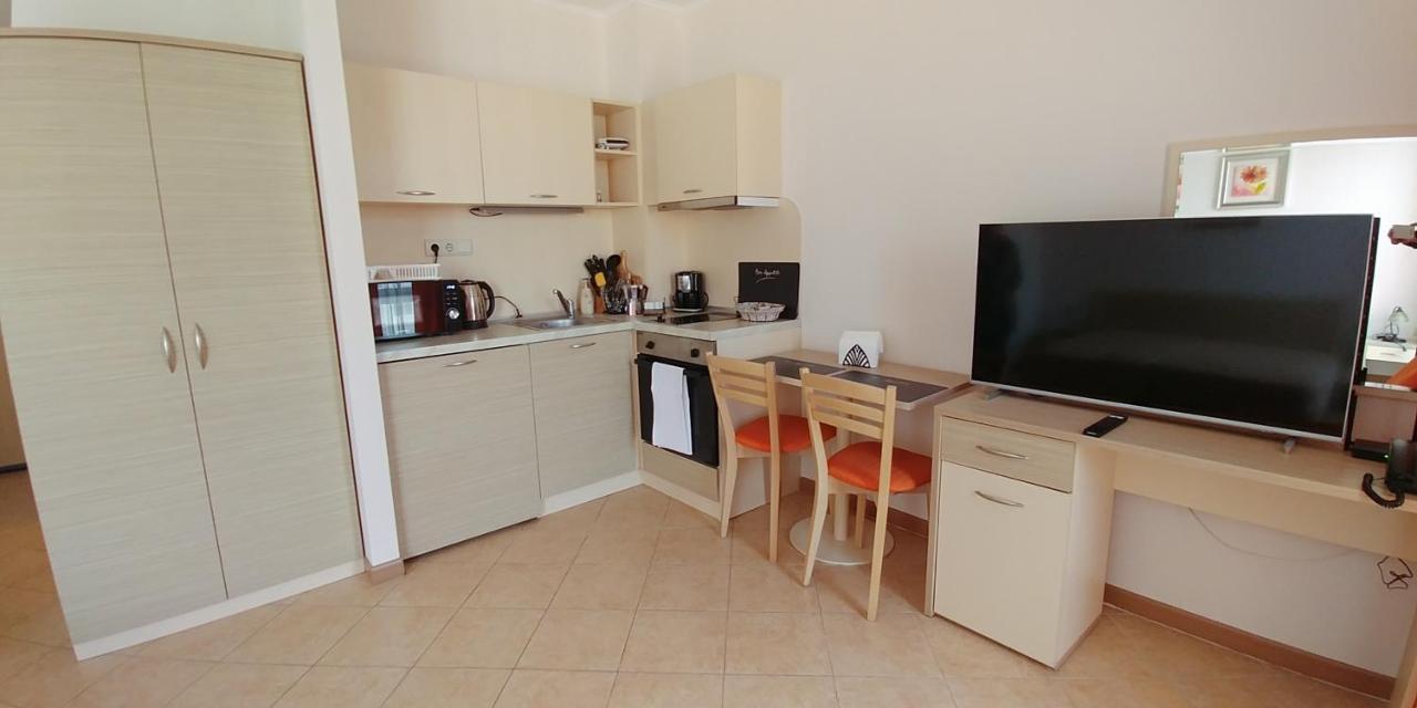 Royal Sun Holiday Apartments ซันนีบีช ภายนอก รูปภาพ